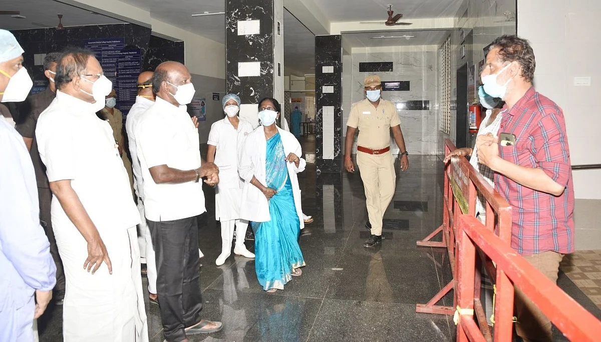 `எதிர்க்கட்சியின் கோரிக்கை ஏற்கப்படுவது ஆரோக்கியமானது!’ - அமைச்சர் கலந்துகொண்ட நிகழ்வில் விஜயபாஸ்கர்