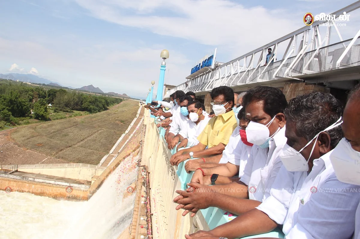 வைகை அணையில் தண்ணீர் திறப்பு