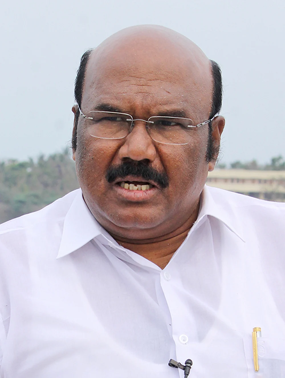 கருணாநிதி கட்டிய கோட்டையில் கொடி ஏற்றுகிறாரா ஸ்டாலின்? - மருத்துவமனை இடமாற்ற சர்ச்சை...