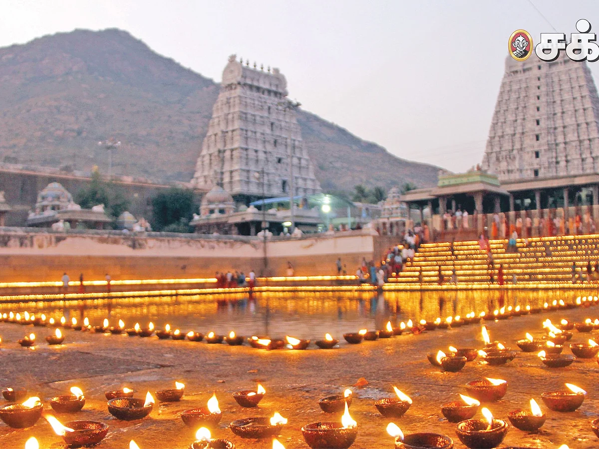 பதினாறு நெய் விளக்கு பவானி அஷ்டகம்!