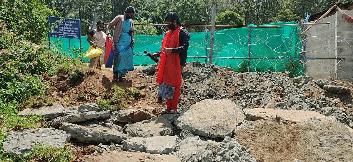 40 ஆண்டுக்கால சாலைக்கு முள்வேலியிட்ட ராணுவம்