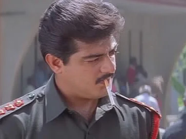நீ வருவாய் என #VikatanReview