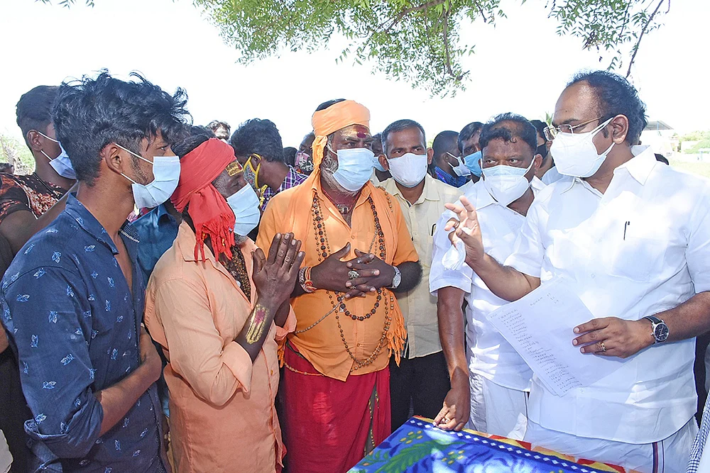 “உங்களுக்கும் நல்ல காலம் பிறக்கும்!” - சாமக்கோடாங்கிகளின் துயர் துடைத்த ஜூ.வி