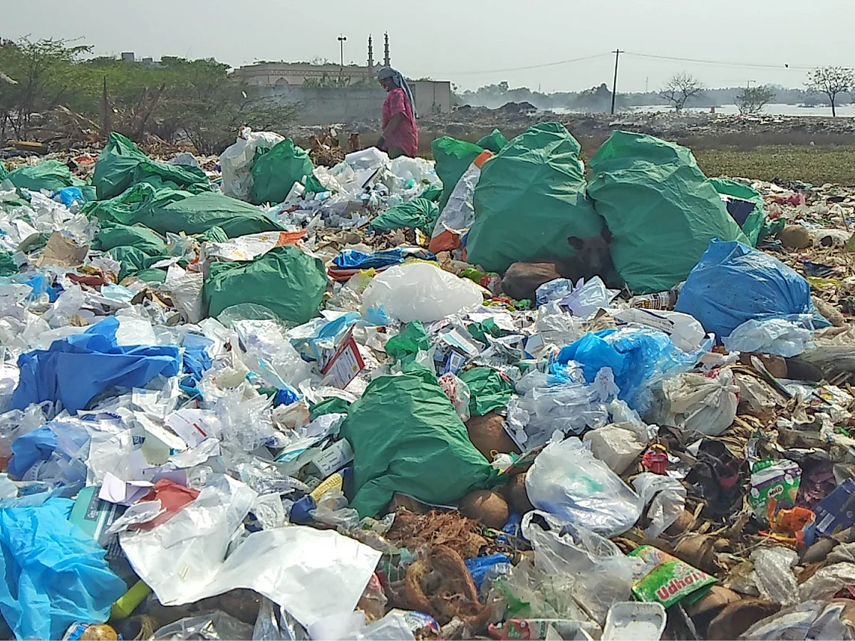 கொரோனா காலத்தில் மலைபோலக் குவியும் மருத்துவக்கழிவுகள்!