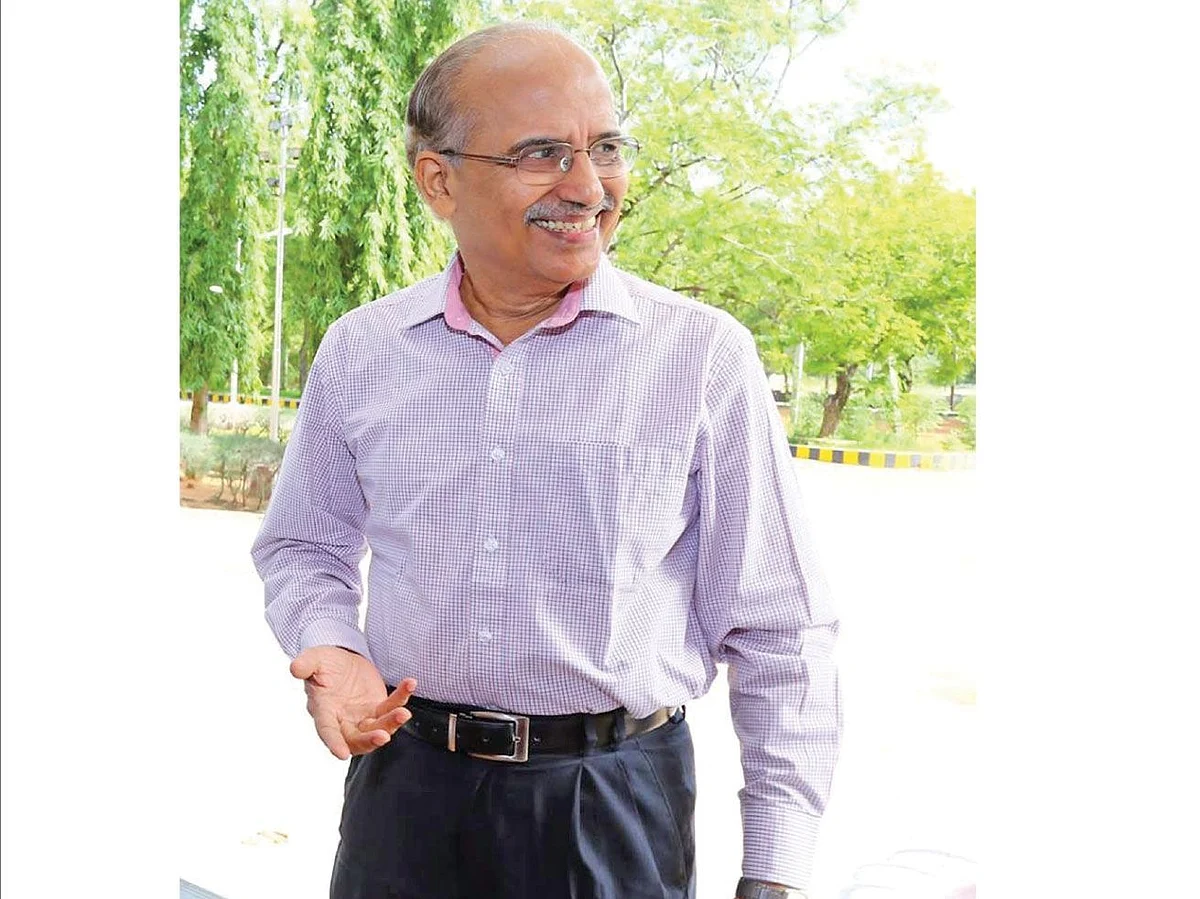 `உலகிற்கே முன்னோடியாக தமிழ்நாடு மாடலை உருவாக்க வேண்டும்!' - கோவிட் Task Force தலைவர் பூர்ணலிங்கம்