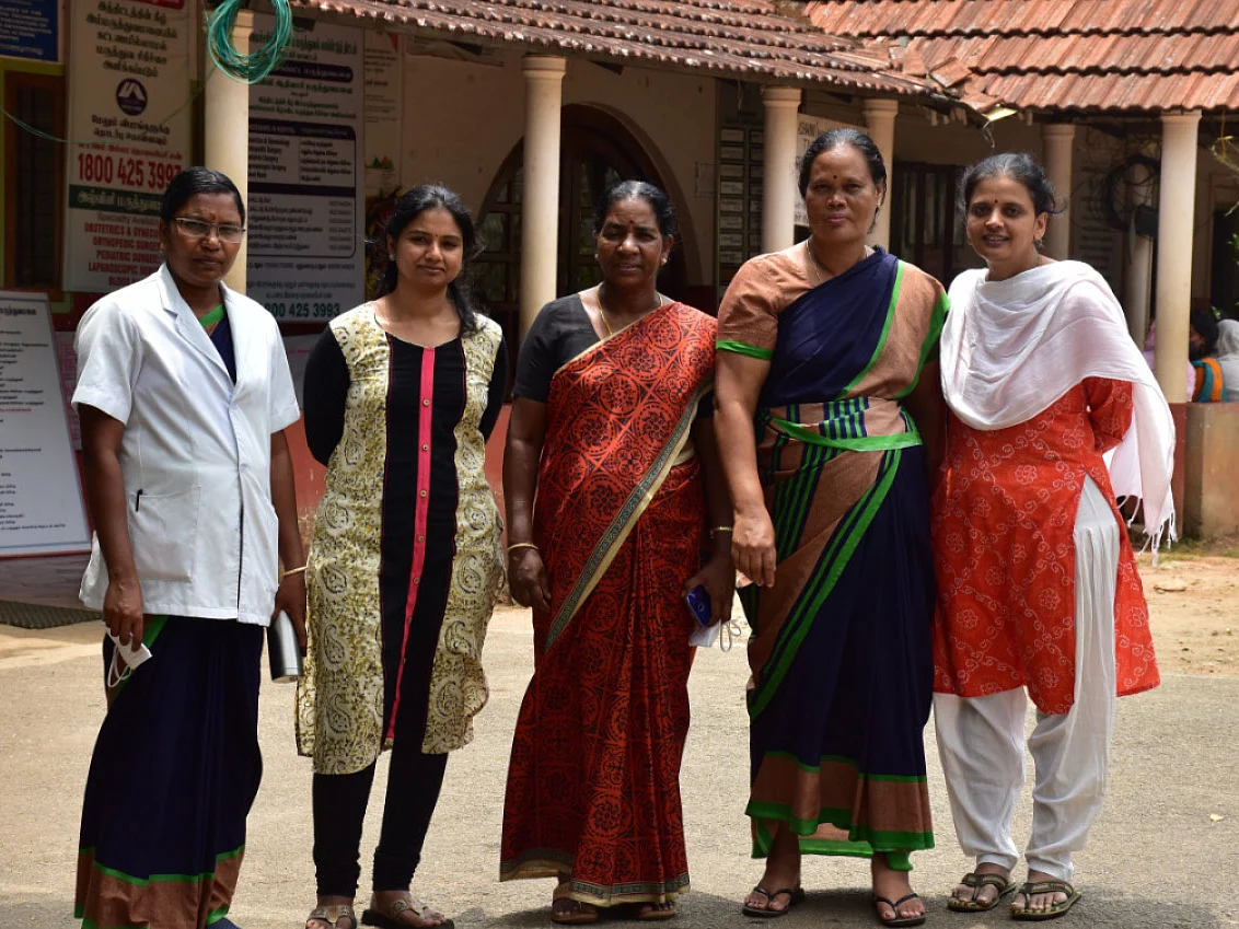 மக்கள் சேவையில் பெண்கள் ராஜ்ஜியம்!