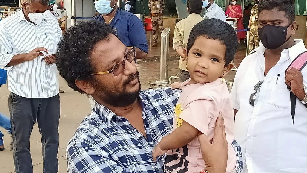 துபாயிலிருந்து வந்த குழந்தை