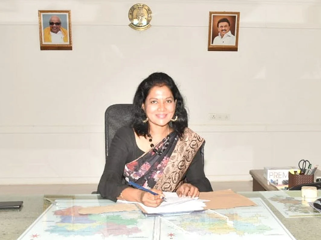 ``சாதிய அடையாளங்களோடு என்னைப் பார்க்காதீர்கள்!" - புதுக்கோட்டை ஆட்சியர் கவிதா ராமு