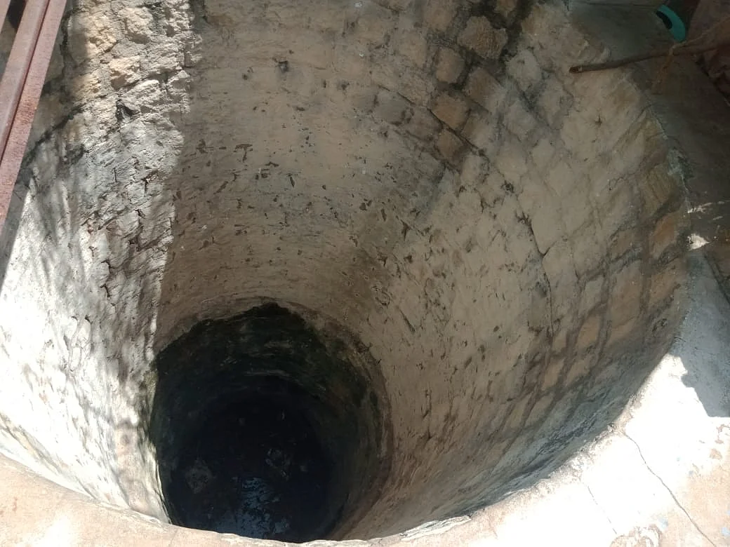 கரூர்: `வட்ட கிணறு, வற்றாத கிணறு சார்; மூணு நாளா காணலை!' -வடிவேல் பட பாணியில் புகார்