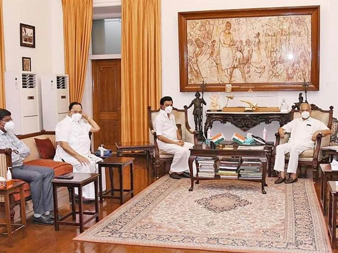 மிஸ்டர் கழுகு: ஆவணங்களைக் காணோம்! - ஆடிப்போயிருக்கும் கோட்டை...