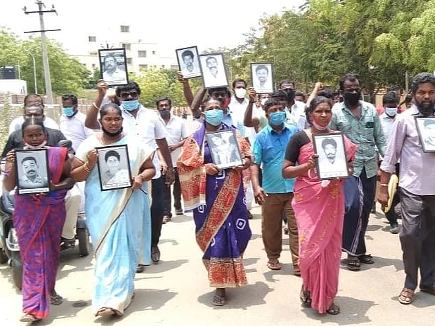 ஸ்டெர்லைட் துப்பாக்கிச்சூடு: ஒரே நாளில் கோரிக்கையை ஏற்று பணிநியமன ஆணை வழங்கிய தூத்துக்குடி ஆட்சியர்