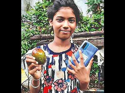 மாணவியின் ஆன்லைன் படிப்புக்கு ஸ்மார்ட்போன் வாங்க 12 மாம்பழத்தை ரூ1.2 லட்சத்துக்கு வாங்கிய தொழிலதிபர்