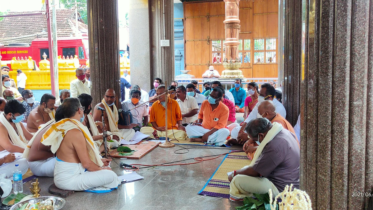 மண்டைக்காடு பகவதி அம்மன் கோயிலில் நடந்த தேவ பிரசன்னம்