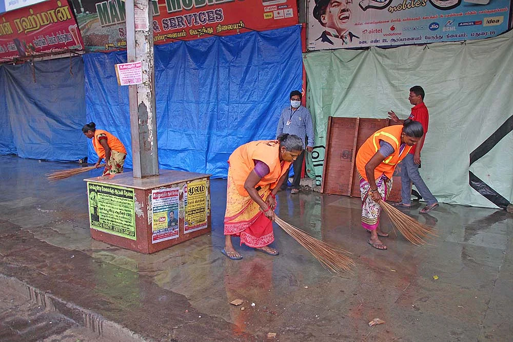 முன்களப்பணியாளர்கள்... சலுகைகள், உரிமைகள், கோரிக்கைகள் என்ன?
