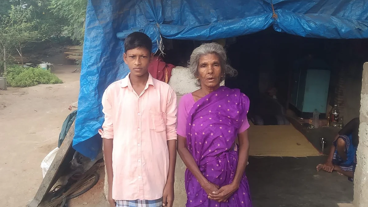 பெற்றோரை இழந்த சிறுவன் பாட்டியுடன்...