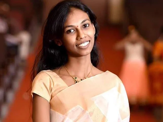 `அப்பாவுக்குக் கொரோனா + சிறுநீரக அறுவை சிகிச்சை; ஆனாலும் நம்பிக்கையோடு மீண்டோம்!' #SpreadPositivity