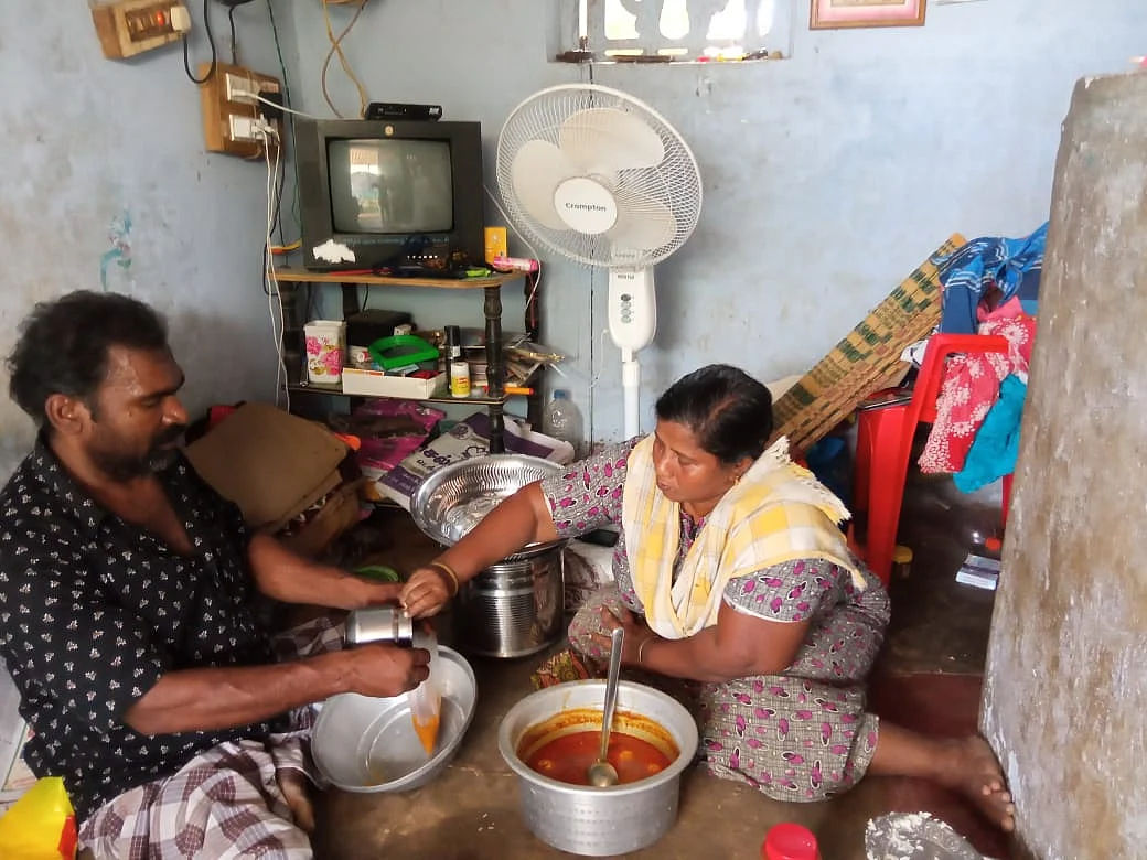 பார்சல் கட்டும் பணி