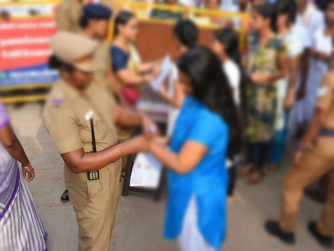 ப்ளஸ் டூ தேர்வுகள் ரத்து; புதிய கல்விக் கொள்கைக்கு வாசலைத் திறந்துவிடுமா?