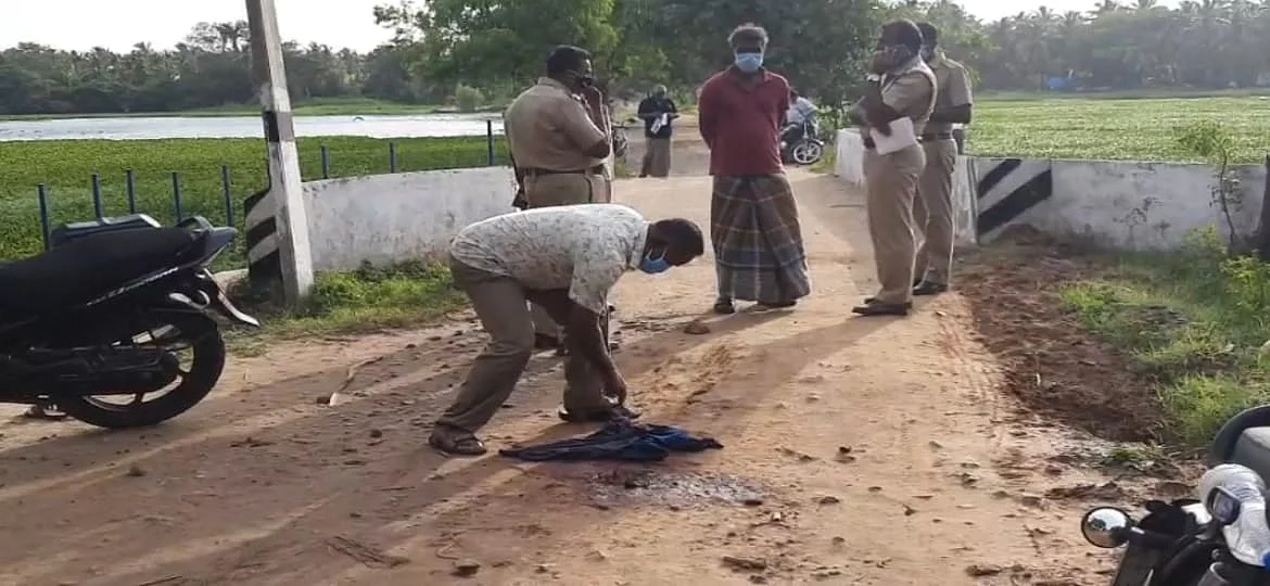 டாஸ்மாக் திறந்த முதல்நாள் குடிமகன்கள் தகராறால் கொலை நடந்த இடம்