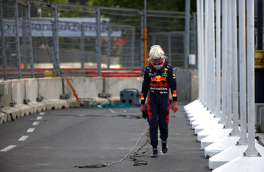 Max Verstappen in distress