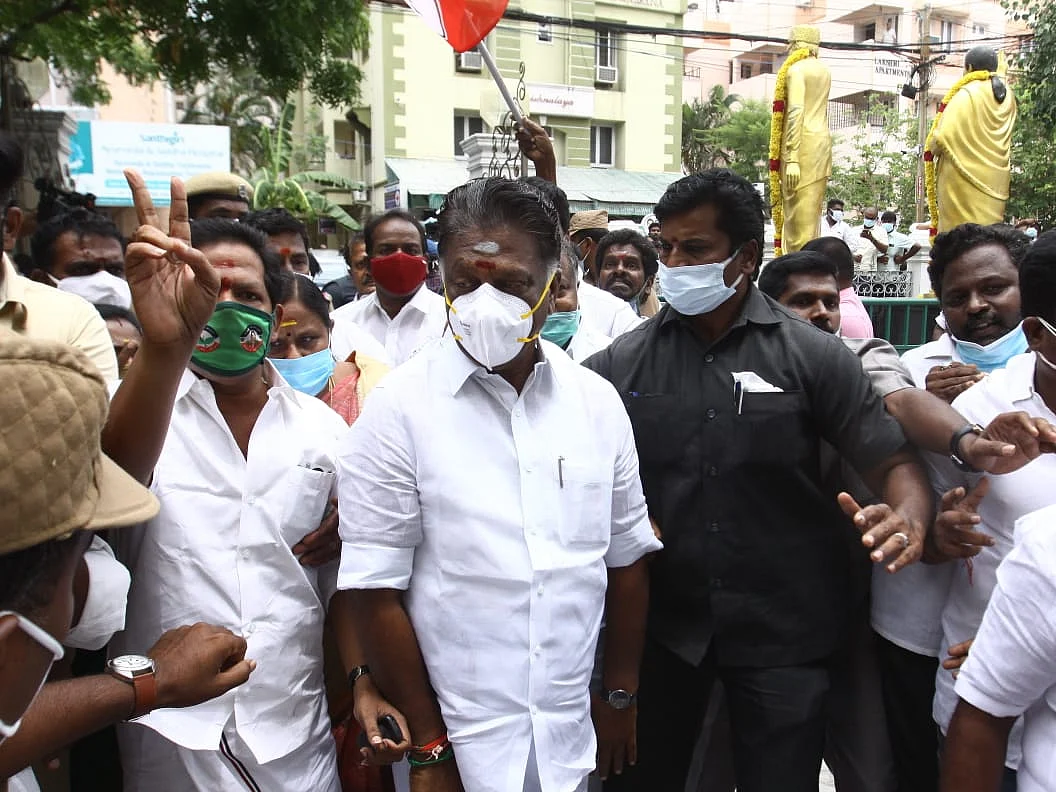 அதிமுக: எதிர்க்கட்சித் துணைத் தலைவர் ஓ.பி.எஸ்; எஸ்.பி வேலுமணிக்கும் பதவி! - வெளியானது அறிவிப்பு