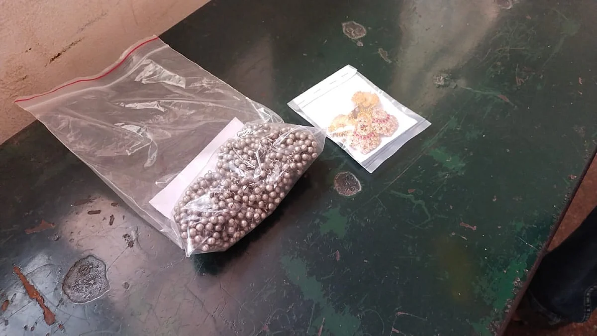 மீட்கப்பட்ட நகைகள்