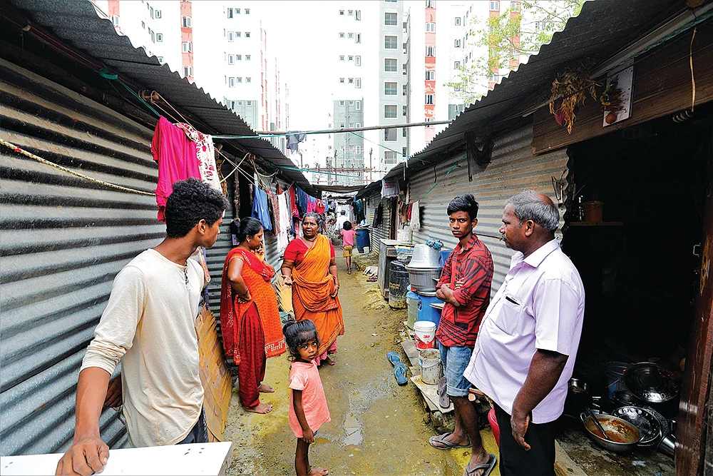 ஏழை மக்களுக்கு இல்லம் வேண்டும்! - களத்தில் ஆனந்த விகடன்...