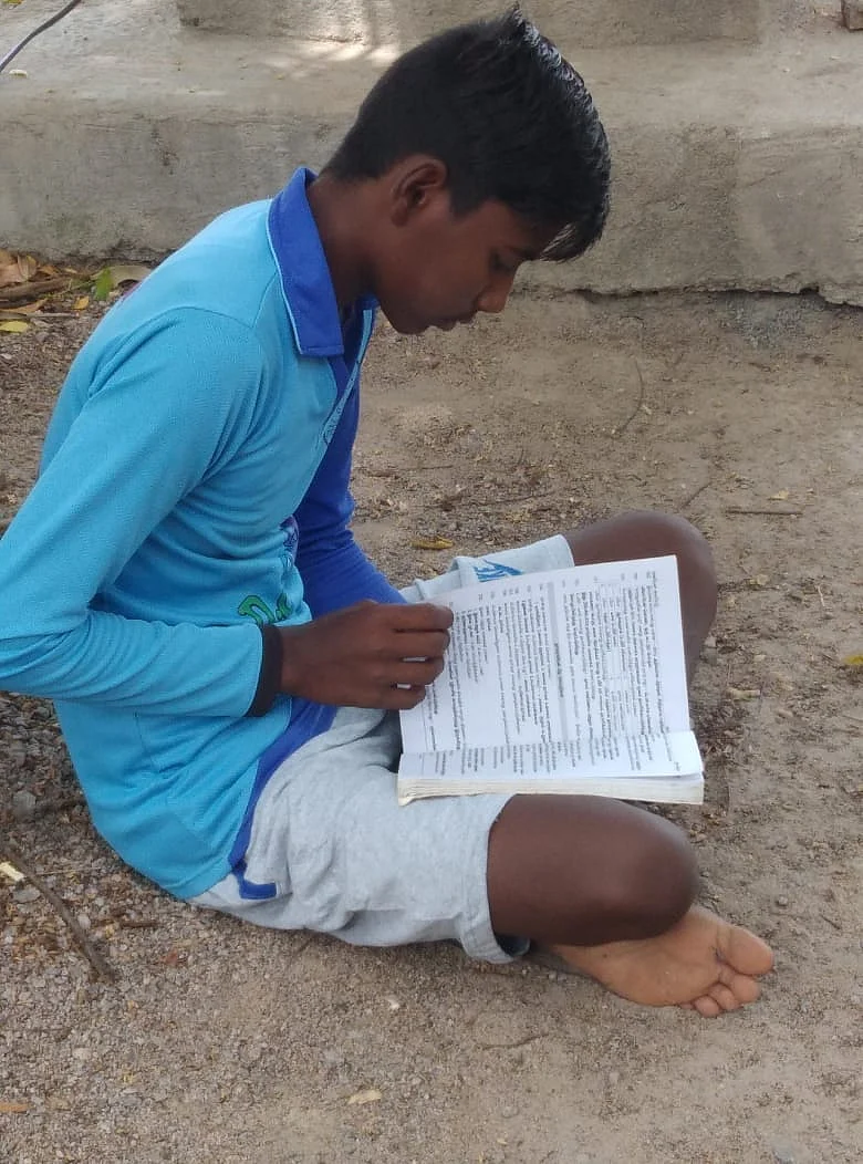 மாணவன் அருண்குமார்.