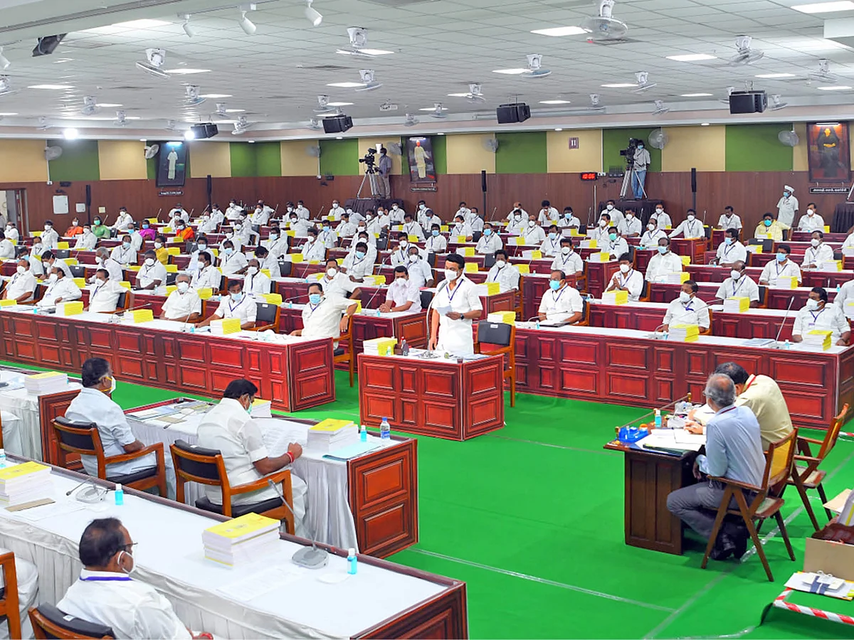 மிஸ்டர் கழுகு: மாப்பிள்ளை மீது மனவருத்தம்! - புலம்பும் அமைச்சர்கள்...