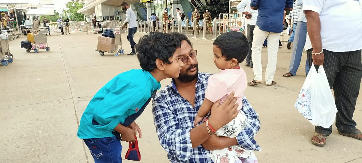 துபாயிலிருந்து வந்த குழந்தை