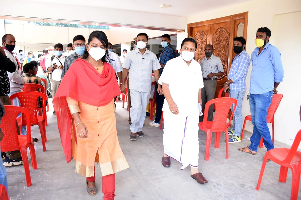 இ-பாஸ் நடைமுறைப்படுத்த அனுமதி கேட்ட
கலெக்டர்