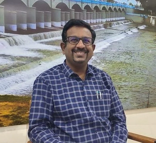 கலெக்டர் தினேஷ் பொன்ராஜ் ஆலிவர்
