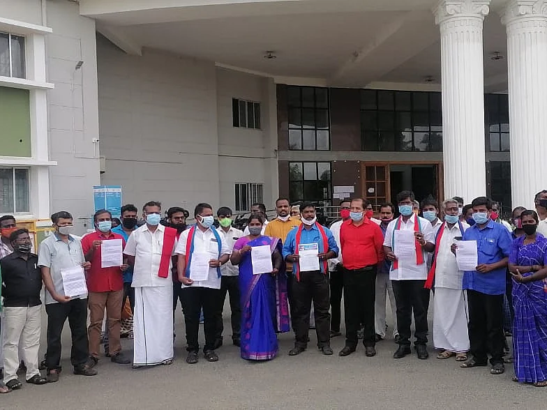 அவிநாசி மாட்டிறைச்சி விவகாரம்: இடமாற்றம் செய்யப்பட்டார் வட்டாட்சியர்!