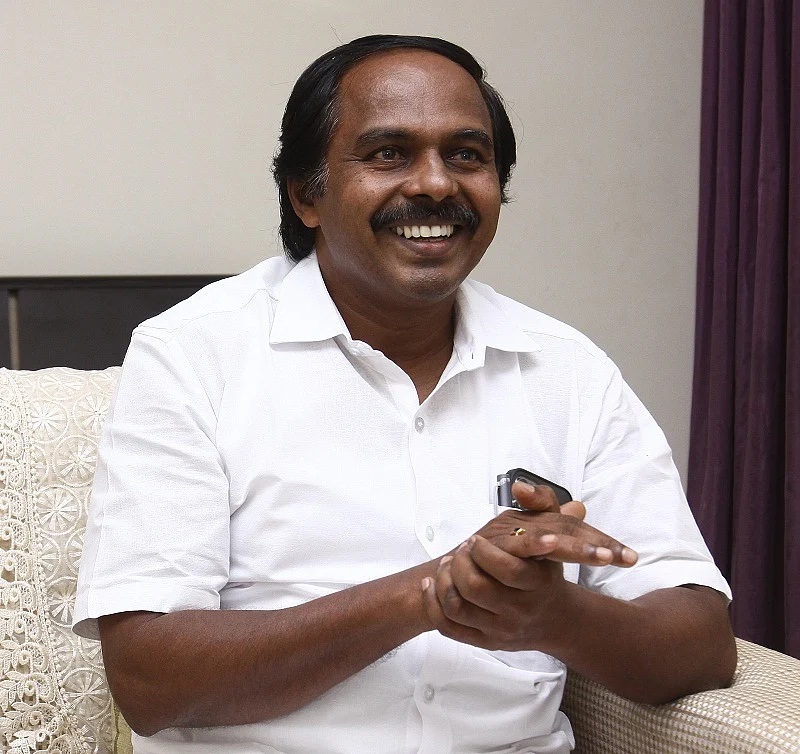 மனோ தங்கராஜ்