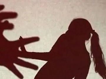 சென்னை: 2 நாள்களாகக் கூட்டுப் பாலியல் வன்கொடுமை! - நேபாளச் சிறுமியின் வாக்குமூலத்தால் சிக்கிய 3 பேர்