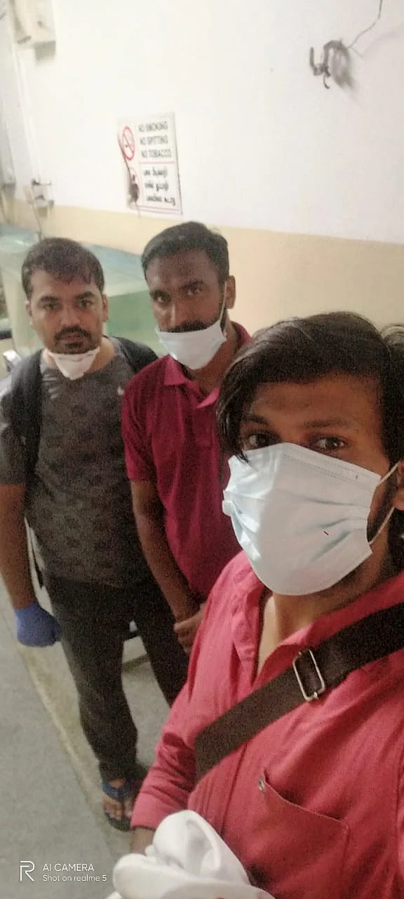 ரத்த தானம் செய்த கோவை இளைஞர்கள்