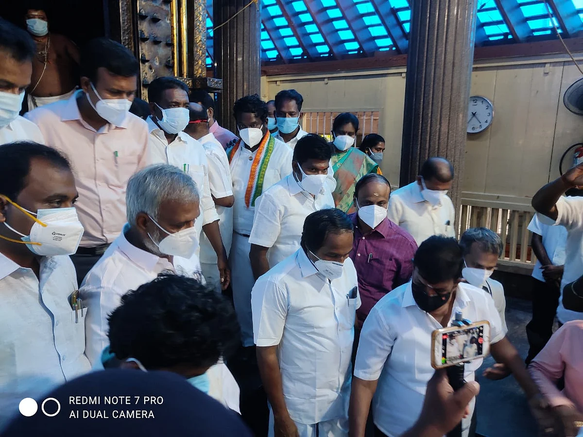 இந்து சமய அறநிலையத்துறை அமைச்சர் சேகர்பாபு கோயிலில் ஆய்வு