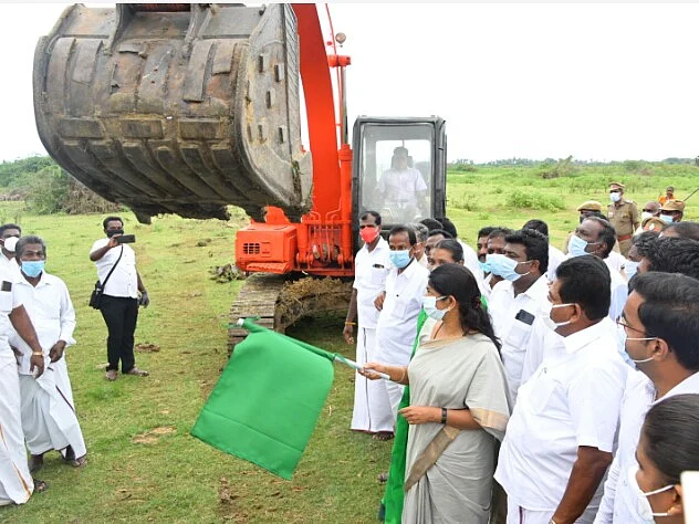 `15 வருஷத்துக்குப் பிறகு திரும்பவும் குளத்தை பார்க்கப்போறோம்!' - கனிமொழிக்கு நன்றி சொல்லும் மக்கள்