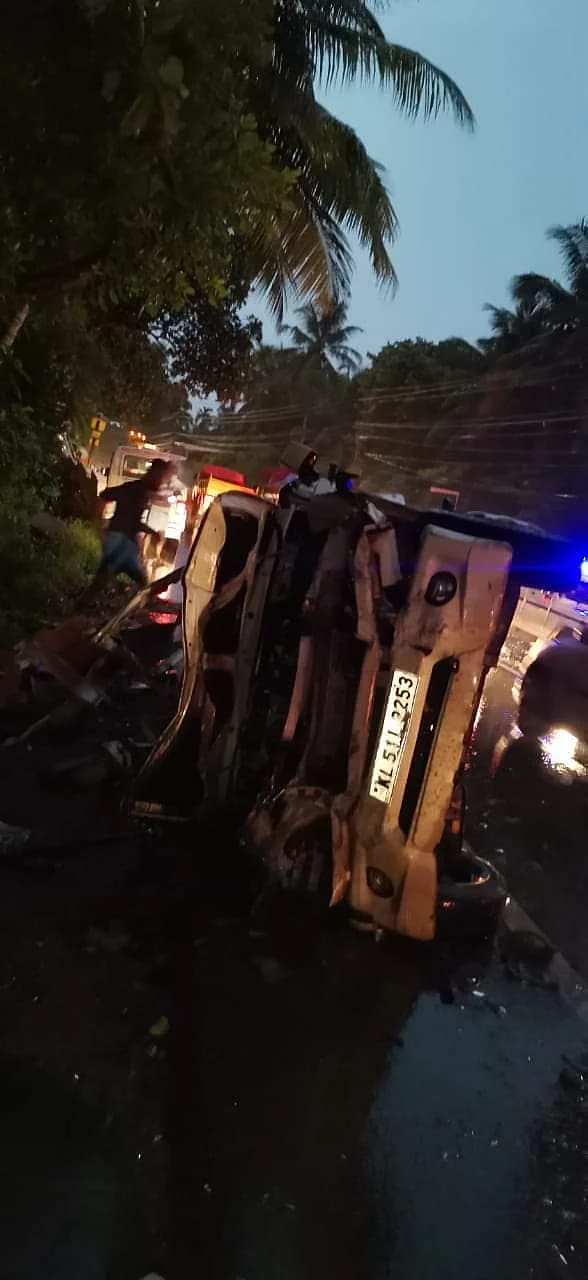 கார் விபத்து