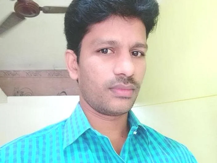 வேலூர்: மாணவியிடம் அத்துமீறல்; வலைவீசிய போலீஸ்! - நீதிமன்றத்தில் சரணடைந்த முன்னாள் ஆசிரியர்
