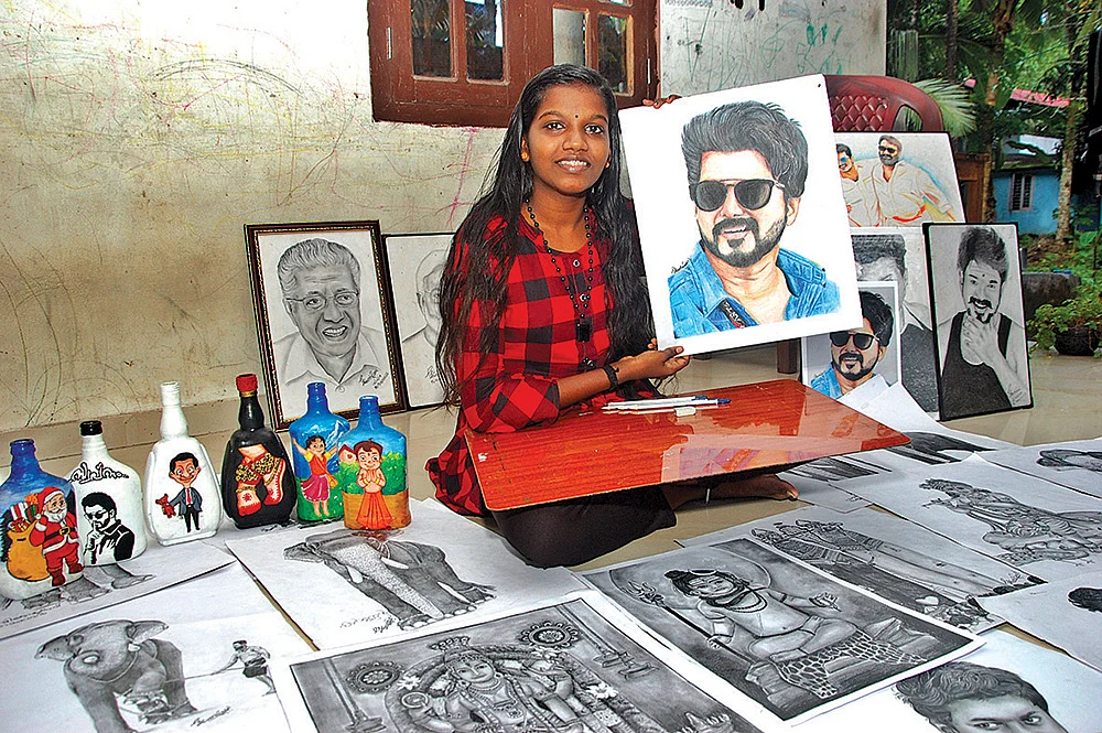 ``விஜய் அண்ணாவைப் பார்த்து என் ஓவியங்களைக் கொடுக்கணும்!’’ - மலையாள தேசத்து மாணவியின் கனவு