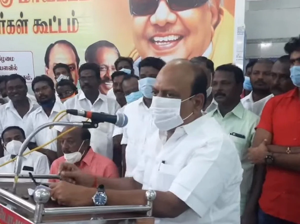 `கழுத்தை அறுத்து போட்டுருவோம், ஜாக்கிரதை..!’ - திமுக அமைச்சரின் சர்ச்சைப் பேச்சு