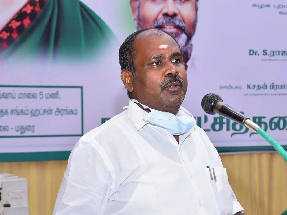 `தேர்தல் வாக்குறுதியை நிறைவேற்றாமல் தப்பிக்க வெள்ளை அறிக்கையா?!' - ஆர்.பி.உதயகுமார் காட்டம்