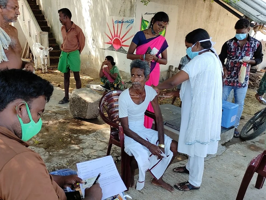 100% கொரோனா தடுப்பூசி செலுத்தப்பட்ட சீக்கம்பட்டு கிராமம்; சாதித்தது எப்படி?