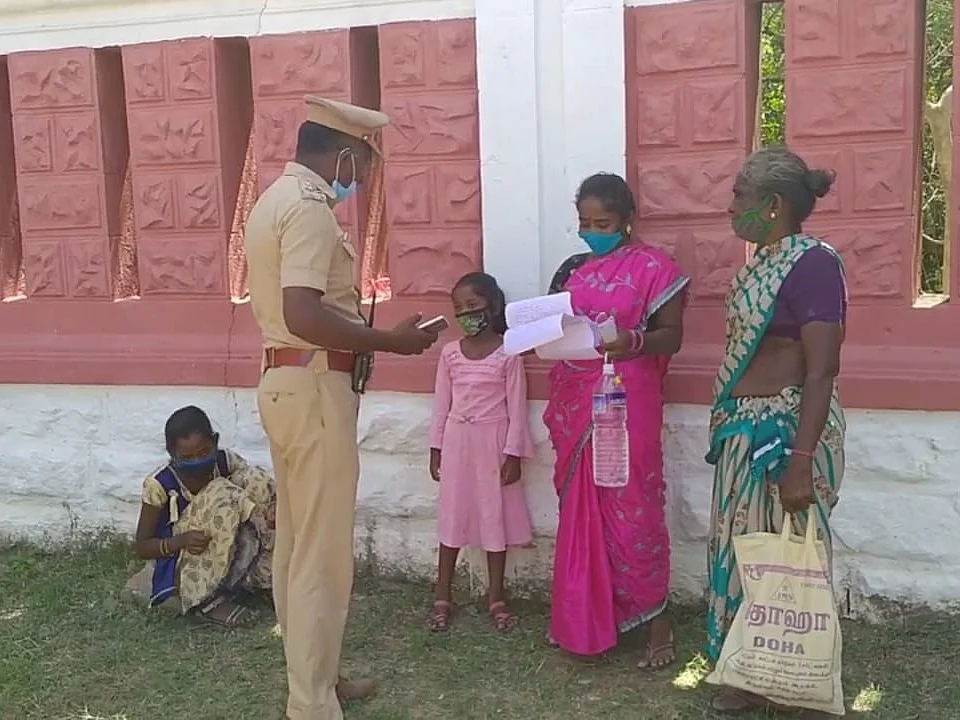 புதுக்கோட்டை: கலெக்டர் ஆபீஸ் வாசலில் தீக்குளிக்க முயன்ற பெண்! கணவர்மீது பரபரப்பு புகார்!
