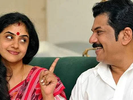 மாணவியைத் துடைப்பத்தால் அடிப்பேன் எனப் பேச்சு, விவாகரத்து கேட்கும் மனைவி - தொடர் சர்ச்சையில் முகேஷ்!
