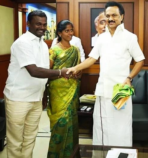 மணல் கடத்தலில் ஈடுபட்ட கிழக்கு ஒன்றிய தி.மு.க பொறுப்பாளர் ஆரோக்கியசாமி