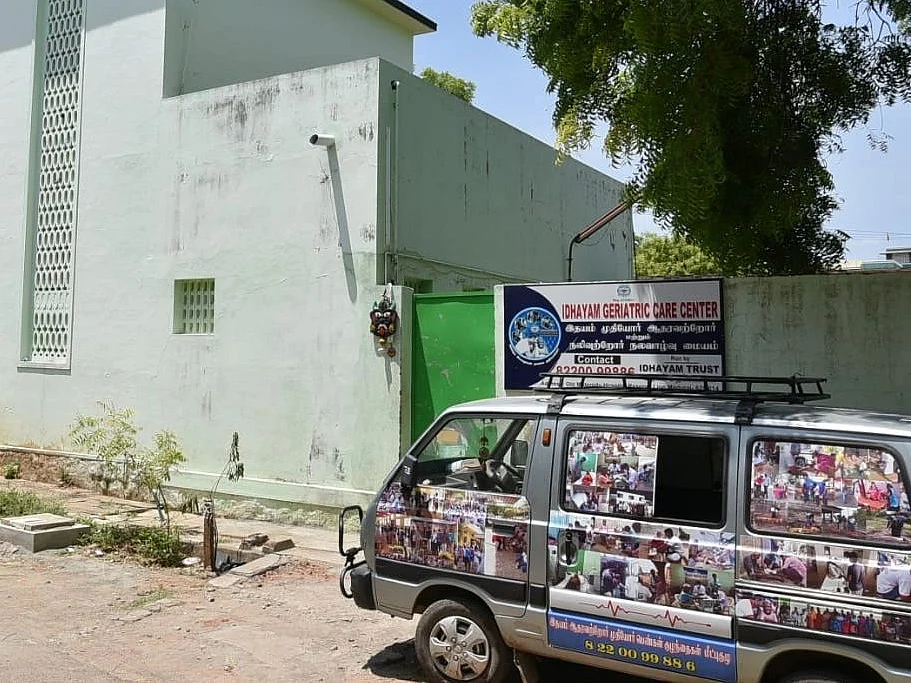 மதுரை: போலி கொரோனா இறப்புச் சான்றிதழ் மூலம் குழந்தை விற்பனை!-காப்பகத்துக்கு சீல்; நிர்வாகி தலைமறைவு
