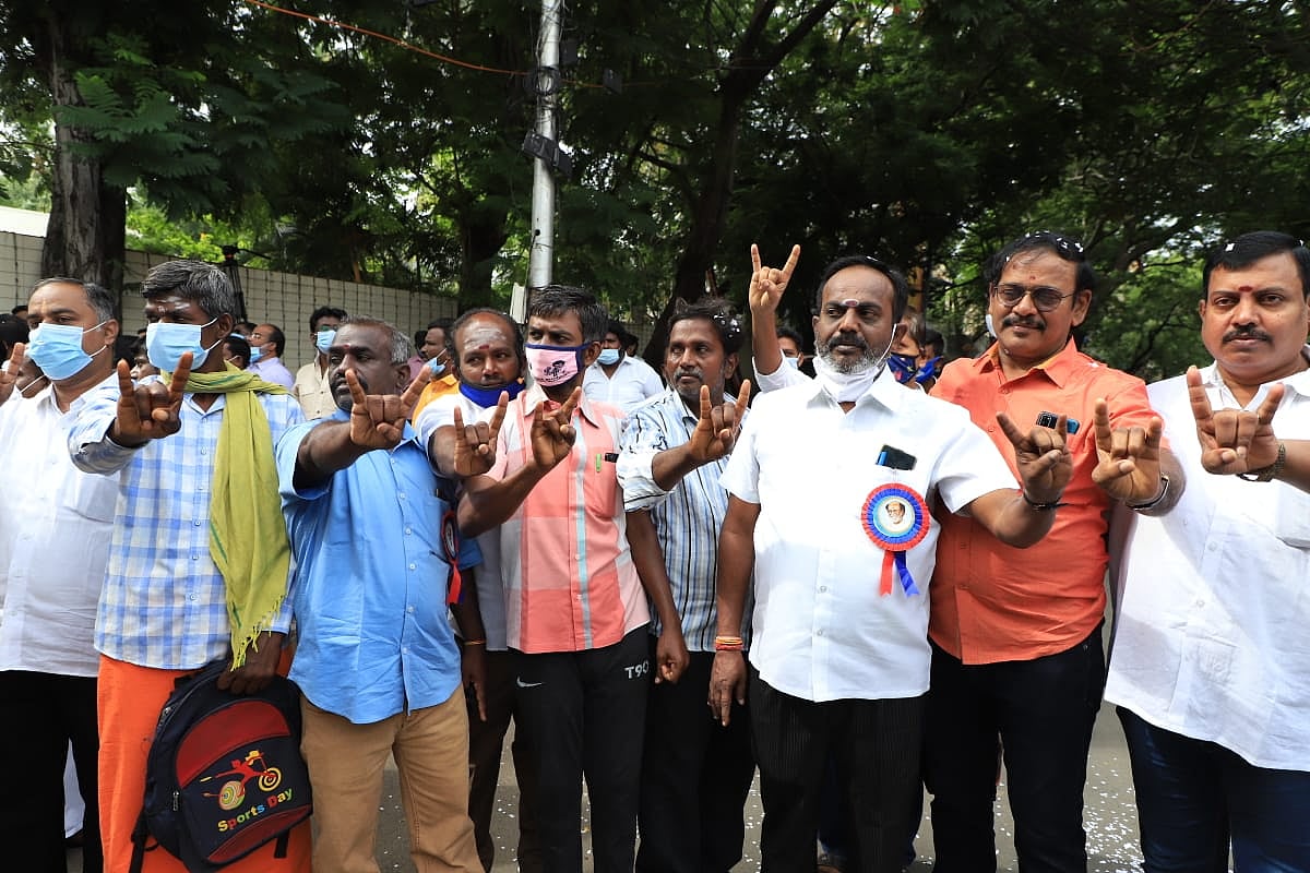 vikatan%2F2021-07%2F22346d9f-3957-458a-af13-de66f031bcd4%2FWhatsApp_Image_2021_07_12_at_10_47_34_AM.jpeg?auto=format%2Ccompress&format=webp&w=640&dpr=1.1