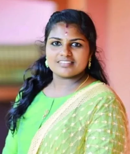 போலி ஃபேஸ்புக் ஐ.டி-யில் சாட் செய்த ஆர்யா